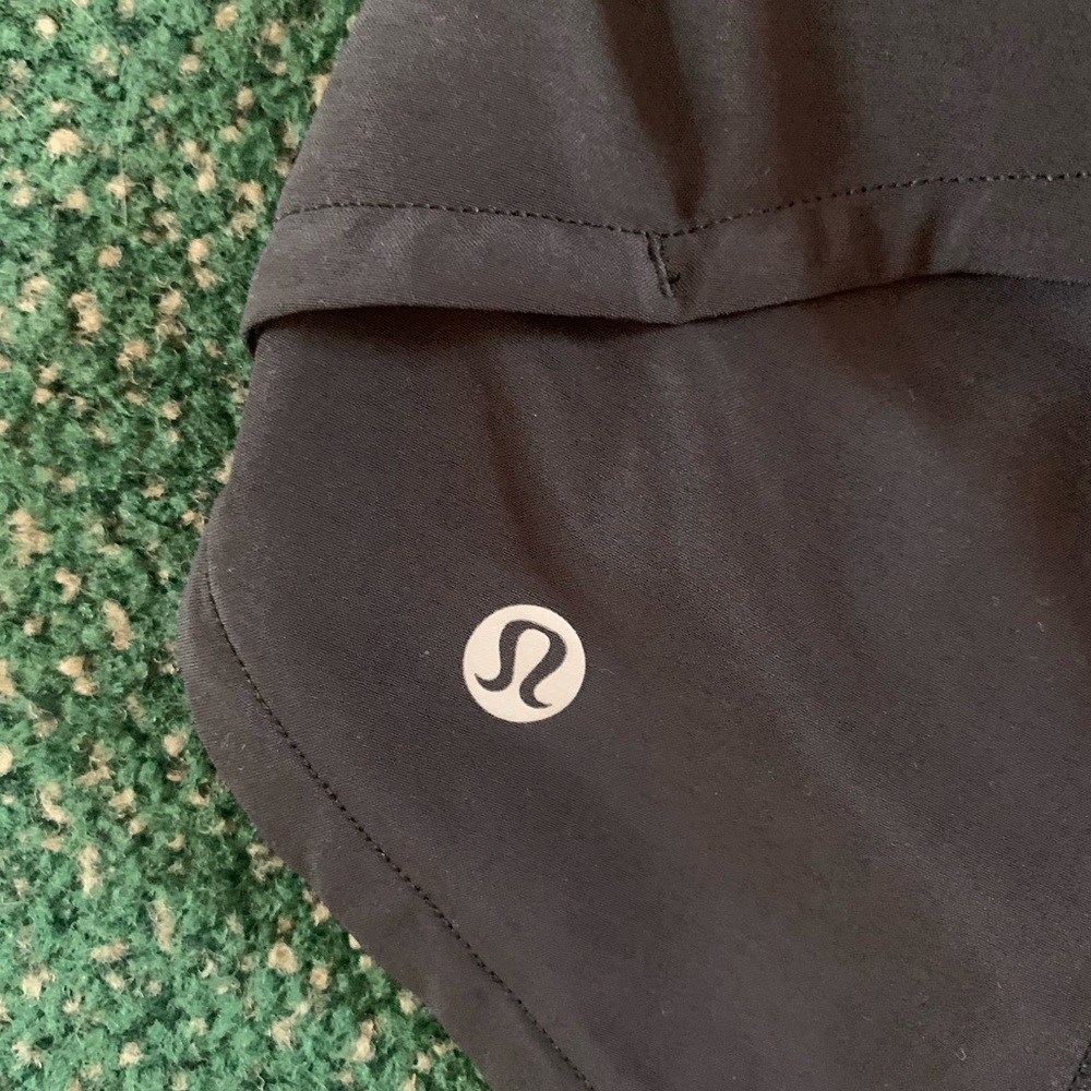 Black Lululemon Speed Up Shorts 2.5